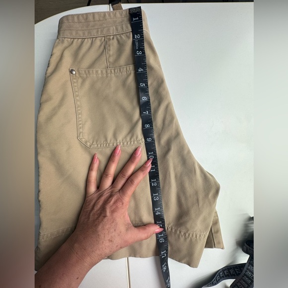 Lauren Ralph Lauren Woman’s Tan Cargo Shorts Size 6P - Picture 9 of 12